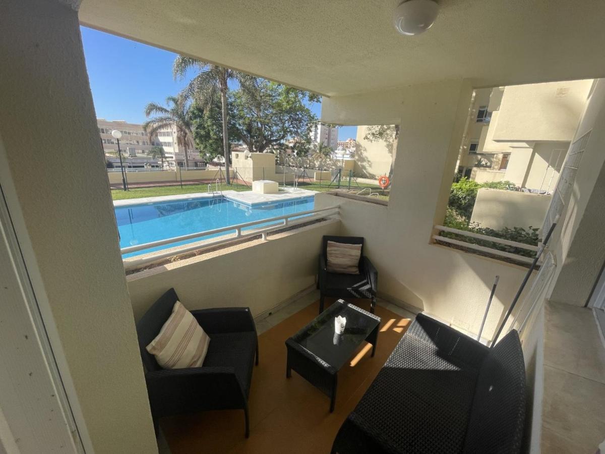 Апартаменты Apartamento En La Carihuela Con Piscina Y Parking, Al Lado De La Playa Торремолинос Экстерьер фото