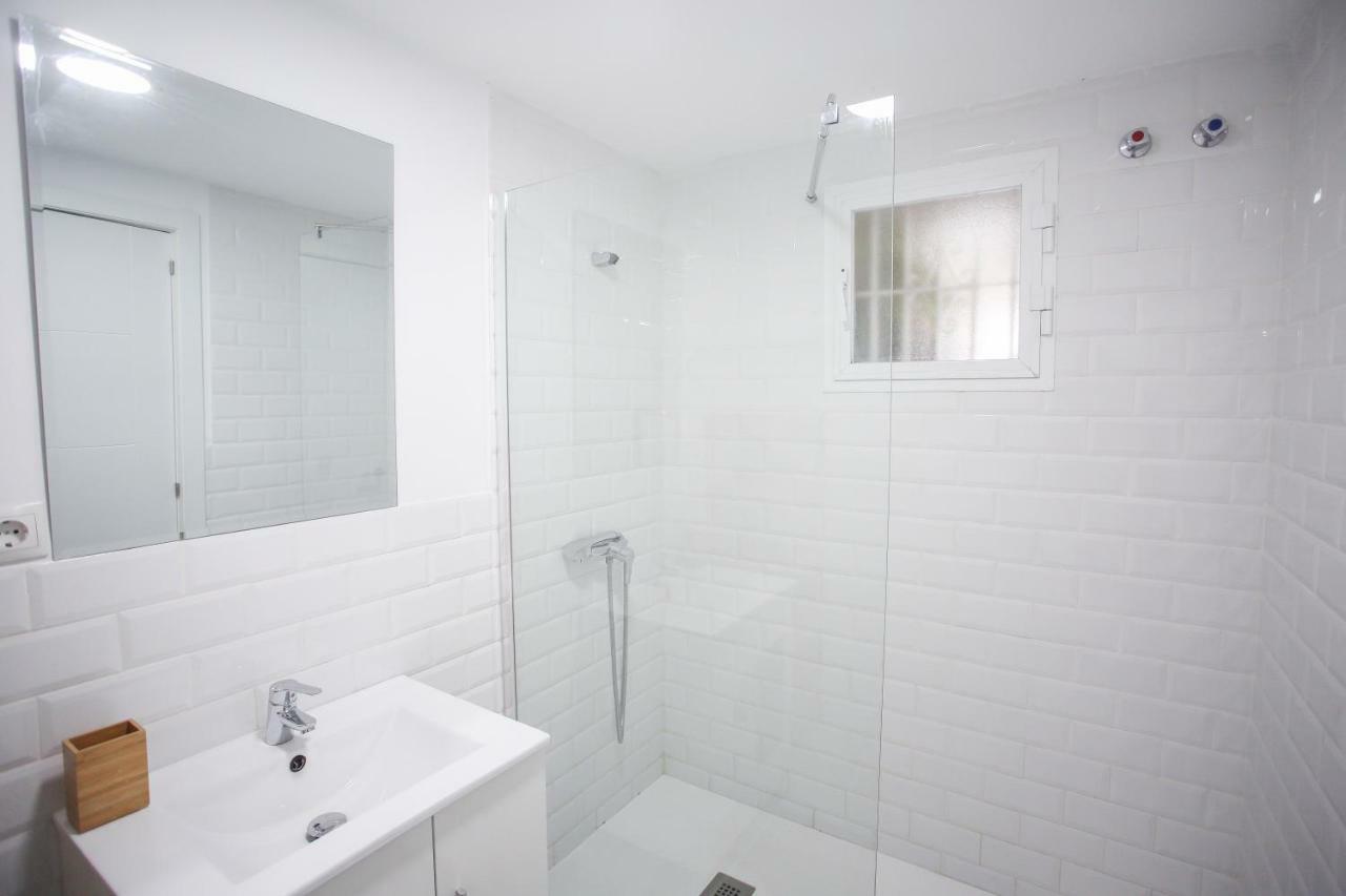 Апартаменты Apartamento En La Carihuela Con Piscina Y Parking, Al Lado De La Playa Торремолинос Экстерьер фото