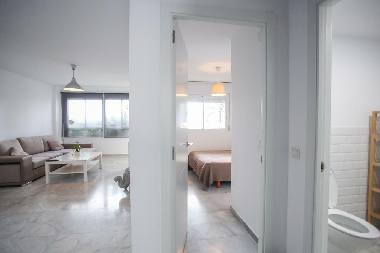 Апартаменты Apartamento En La Carihuela Con Piscina Y Parking, Al Lado De La Playa Торремолинос Экстерьер фото